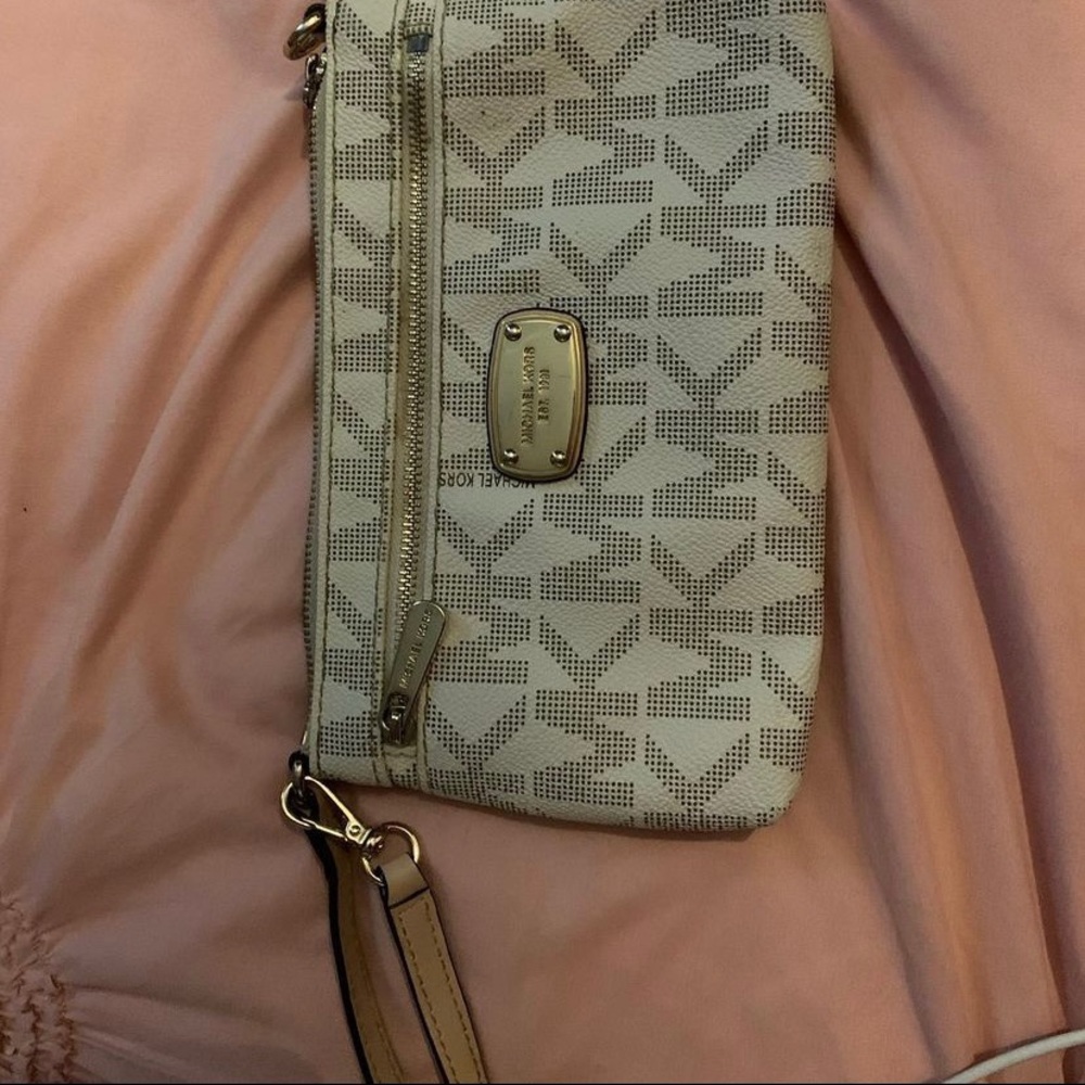 Michael Kors wristlet